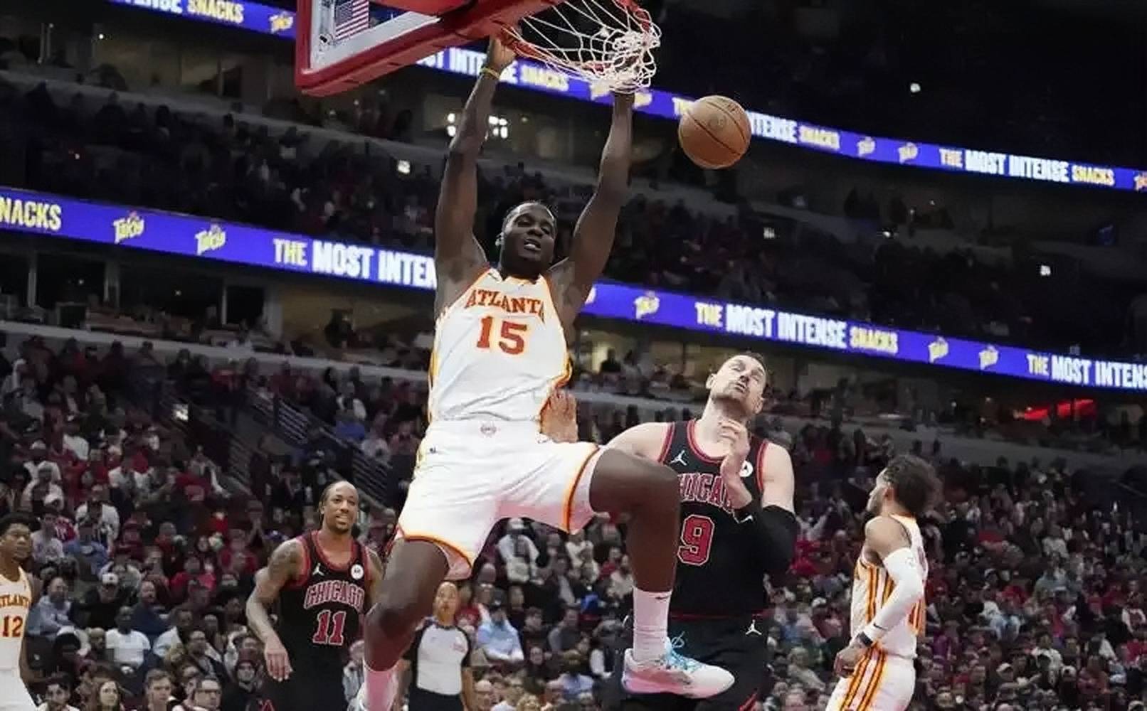 詹姆斯官方宣布最后时刻胜出新规，老鹰引发争议！