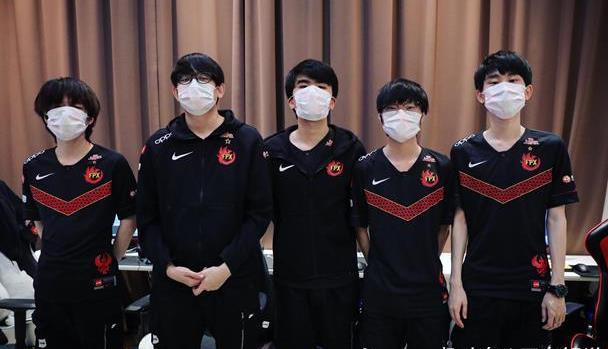 爱游戏（ayx）-哈兰德在FPX比赛中重要助攻，夺冠引发热议！赢得满堂喝彩-爱游戏（ayx）